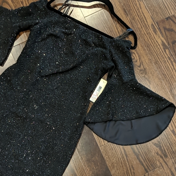 Dress - Picture 2 of 6